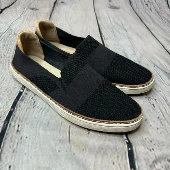 UGG Women’s Sammy Sneaker Black size 10 - Picture 1 of 9